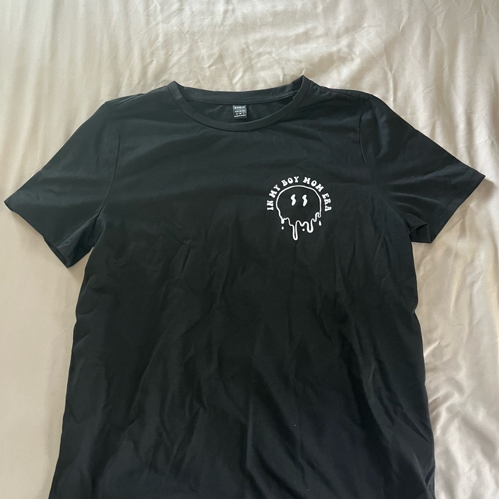 SHEIN Black Drip Graphic Short Sleeve Tee